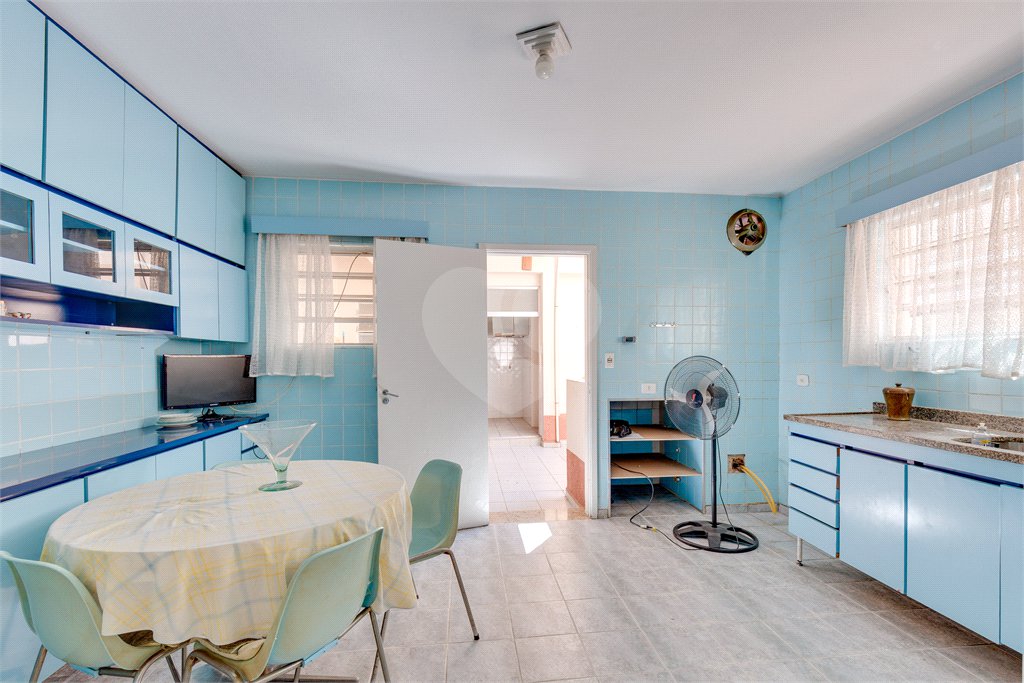 Sobrado à venda com 4 quartos, sendo 1 suíte, em Vila Mascote, São Paulo, SP