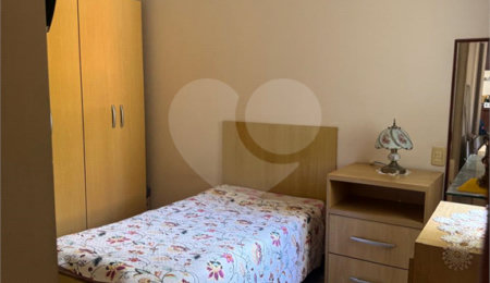 Apartamento à venda com 3 quartos, sendo 1 suíte,  em Aclimação, São Paulo, SP