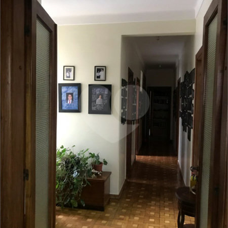 Apartamento de 345m2, 1 por andar.4 dormitórios (sendo 1 suite e 1 closet).