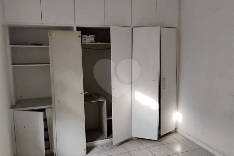 Sobrado na Vila Santa Catarina — 121 m² | Esquina Estratégica