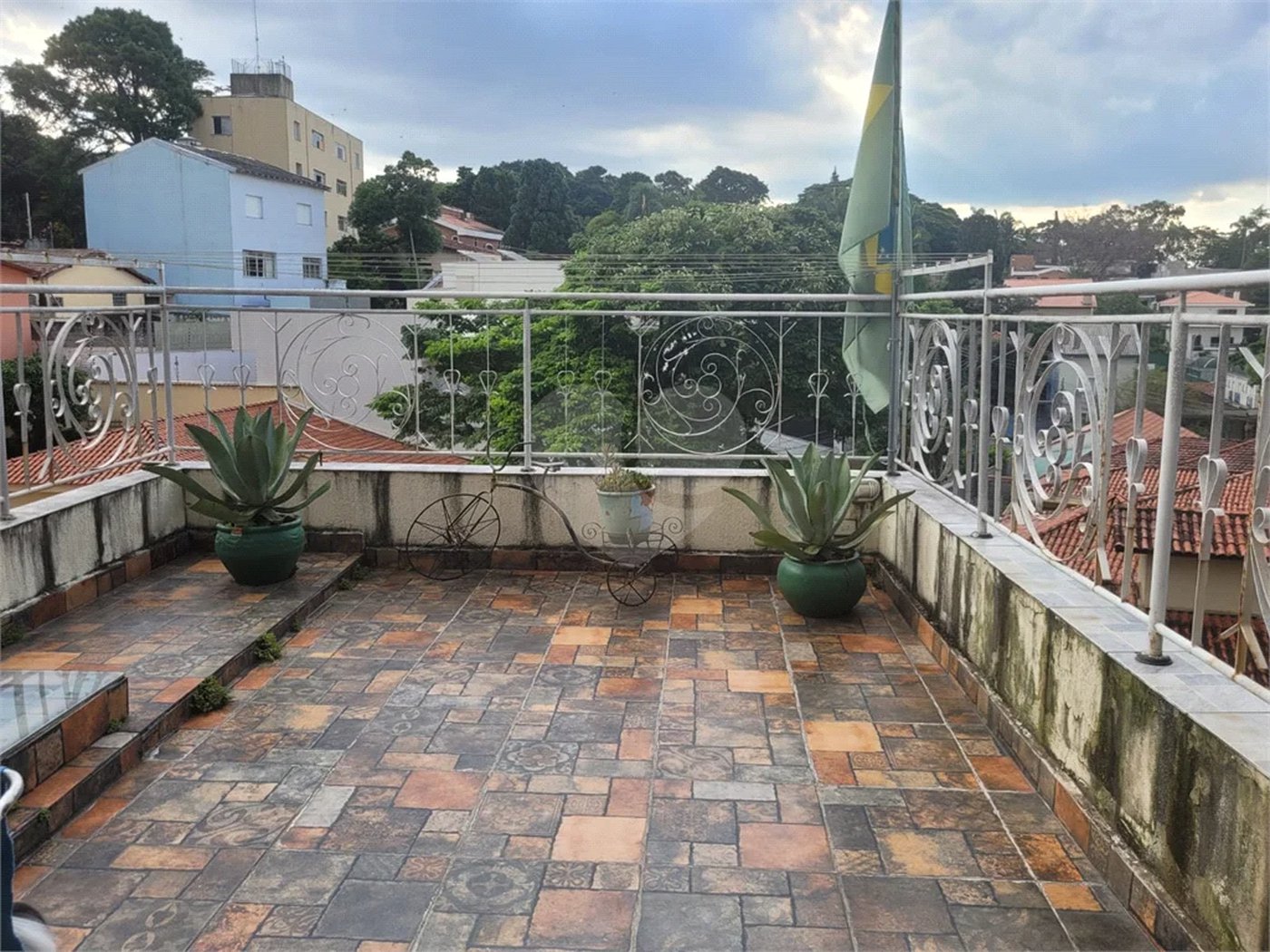 SOBRADO 3 QUARTOS NO JARDIM FLORESTA ZONA NORTE