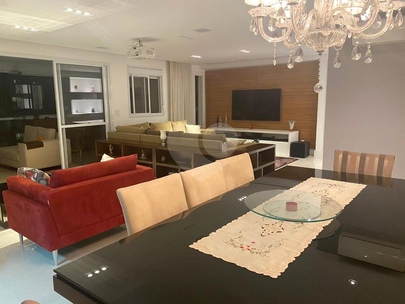 Condomínio clube, Apartamento na Mooca com 204 m² Com 3 suítes e 4 Vagas.