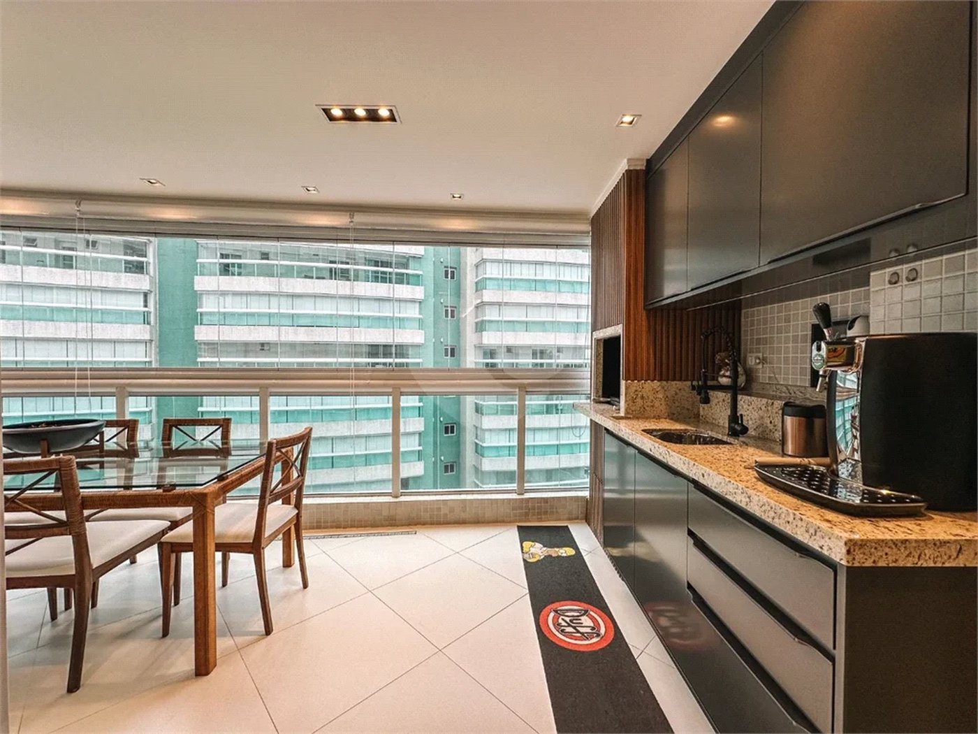 Apartamento à venda com 3 quartos, sendo 2 suítes,  em Riviera de São Lourenço, Bertioga, SP
