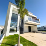 CASA Á VENDA JARDIM RESIDENCIAL DONA MARIA CANDIDA 3 SUÍTES 4 VAGAS DE GARAGEM