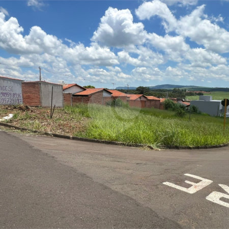 Terreno à Venda no Residencial Bosque dos Tamanduás – Descalvado/SP