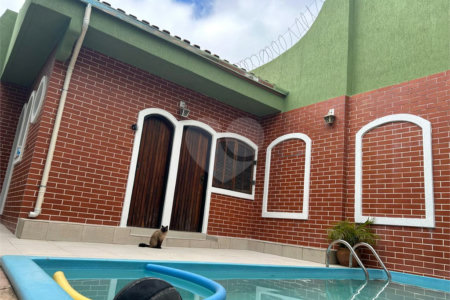 Excelente Sobrado à venda no Planalto - 5 Quartos/4 Suítes/2 Vagas na garagem