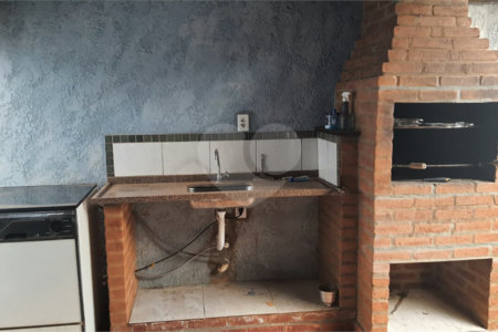 Casa sobrado para venda no Jardim das Torres