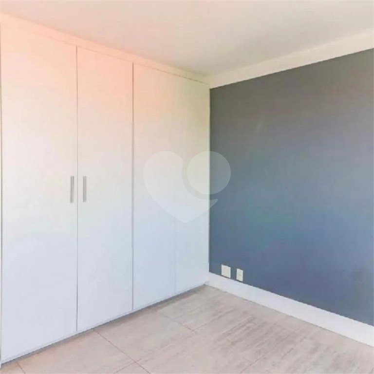 Apartamento à venda com 3 quartos, sendo 1 suíte,  em Cidade São Francisco, São Paulo, SP