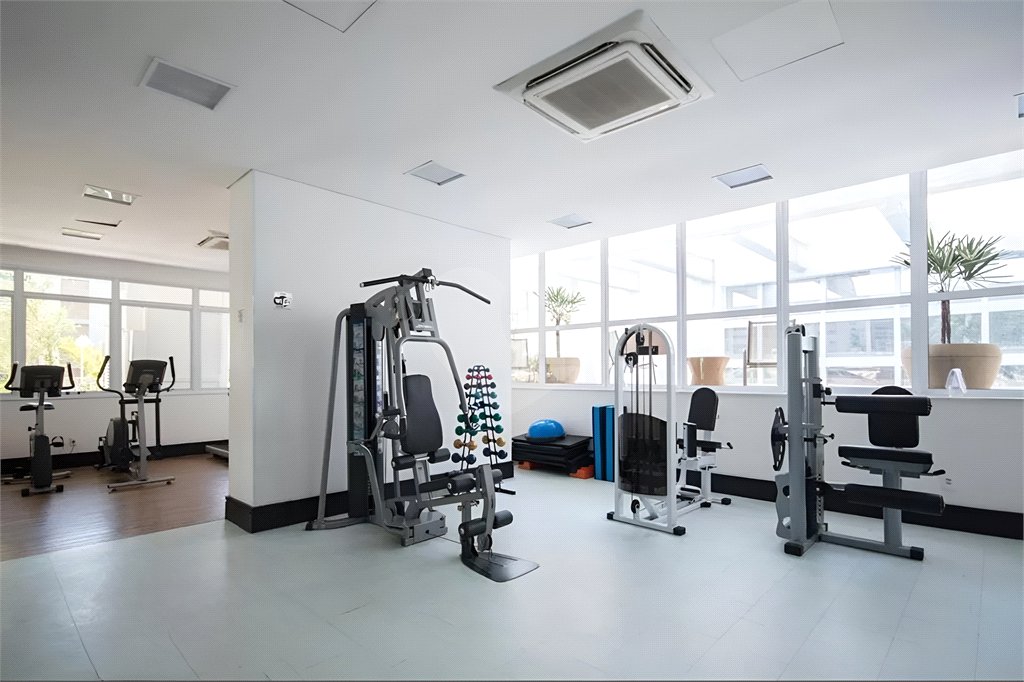 Apartamento à venda com 2 quartos, sendo 1 suíte,  em Vila Olímpia, São Paulo, SP