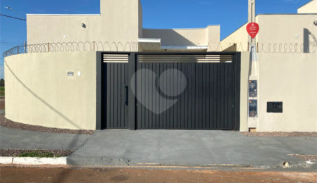 Casa à venda com 2 quartos, sendo 1 suíte,  em Ipê, Três Lagoas, MS