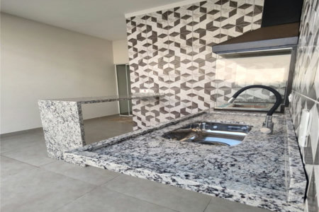 Casa à venda com 3 quartos, sendo 1 suíte,  no condomínio Atibaia Park 1, Atibaia - SP