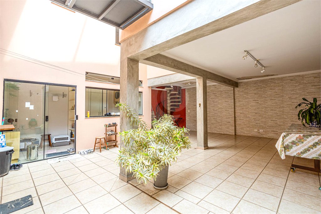 Sobrado à venda com 3 quartos, sendo 1 suíte,  em Vila Mariana, São Paulo, SP