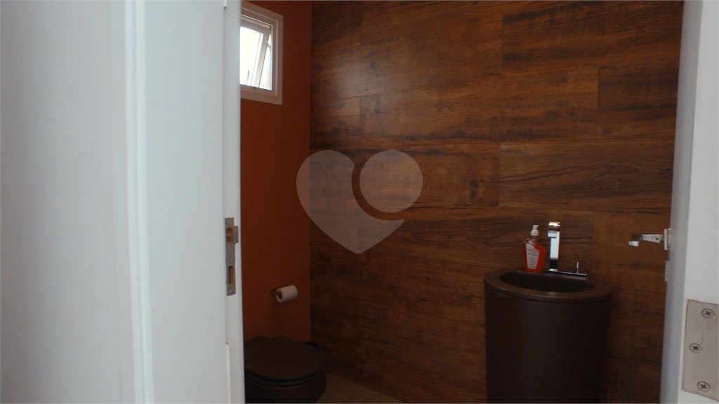 Casa à venda com 4 suítes no condomínio Figueira Gardn, Atibaia - SP