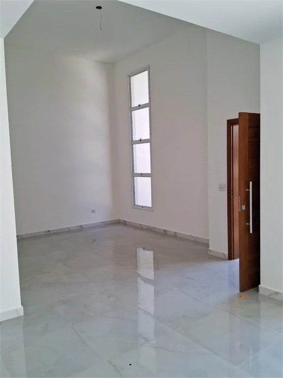 Casa Térrea à venda com 3 quartos, sendo 1 suíte,  em Parque Rizzo, Cotia, SP