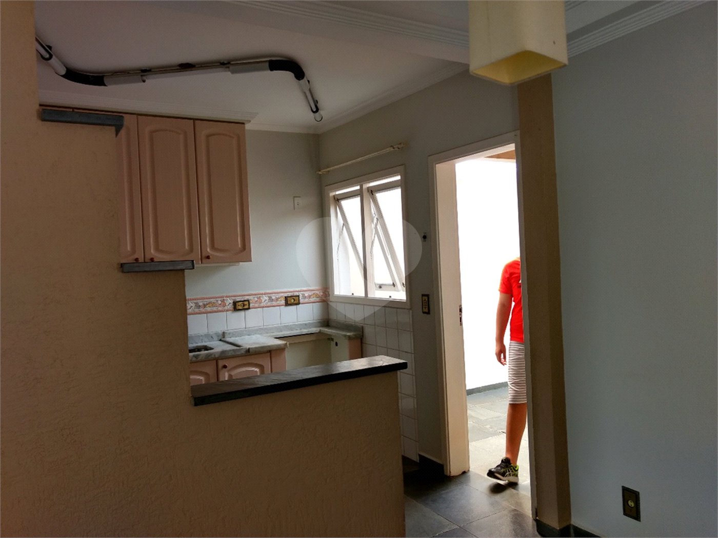 Casa à venda com 3 quartos, sendo 1 suíte, no condomínio Villaggio Dei Fiori, Louveira - SP