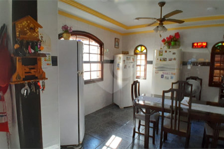 Casa à venda com 4 quartos, sendo 1 suíte, em Bangu, Rio de Janeiro, RJ