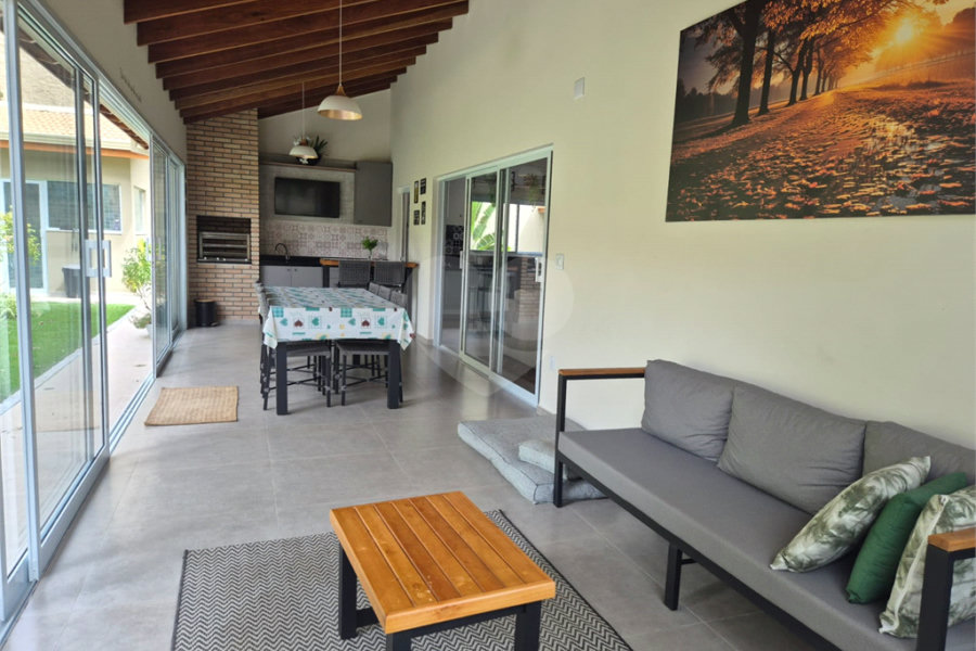 Casa à venda com 3 suítes no condomínio Alpes da Cantareira, Mairiporã - SP
