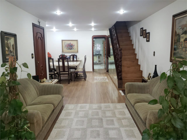 Sobrado à venda com 3 quartos, sendo 1 suíte,  em Vila Guilherme, São Paulo, SP