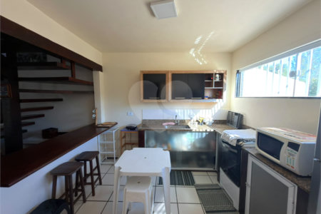 Casa em condomínio à venda com 2 suítes em Peró, Cabo Frio, RJ