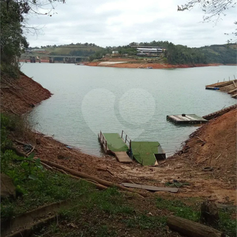 OPORTUNIDADE TERRENO DE 3.038M² ÚNICA EM IGARATÁ – PÉ NA ÁGUA!