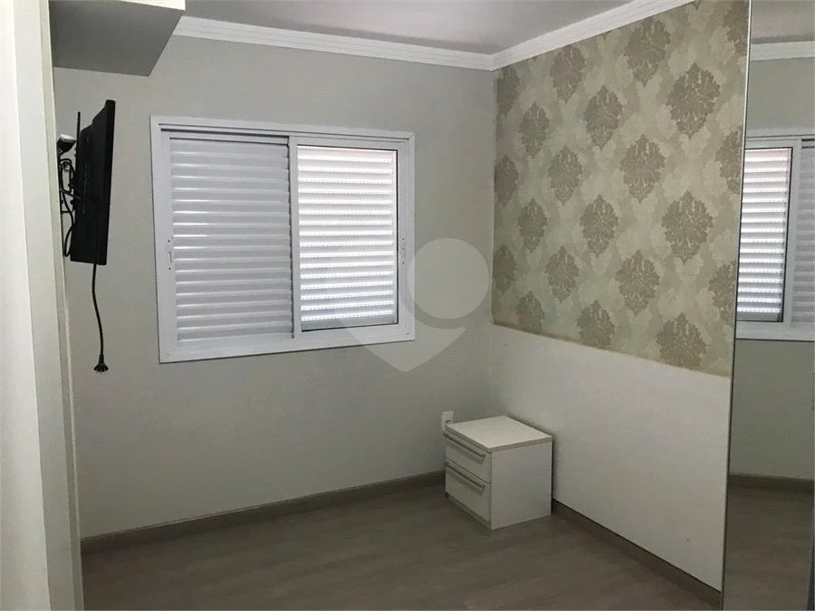 APARTAMENTO MOBILIADO EM FRENTE AO SHOPPING 02 DORMITÒRIOS