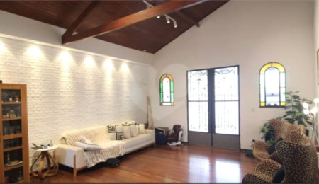 Casa à venda com 4 quartos, sendo 1 suíte, em Planalto Paulista, São Paulo, SP