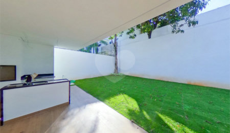 Casa à venda com 4 quartos, sendo 3 suítes,  em Jardim Marajoara, São Paulo, SP