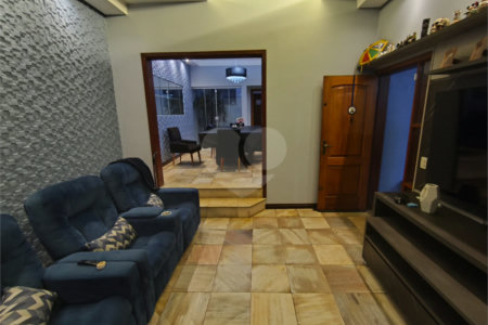 Casa à venda com 3 quartos, sendo 1 suíte,  em Vila Nastri, Itapetininga, SP