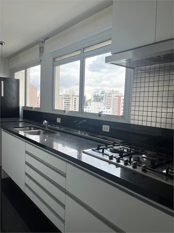 Apartamento à venda com 3 suítes em Vila Andrade, São Paulo, SP
