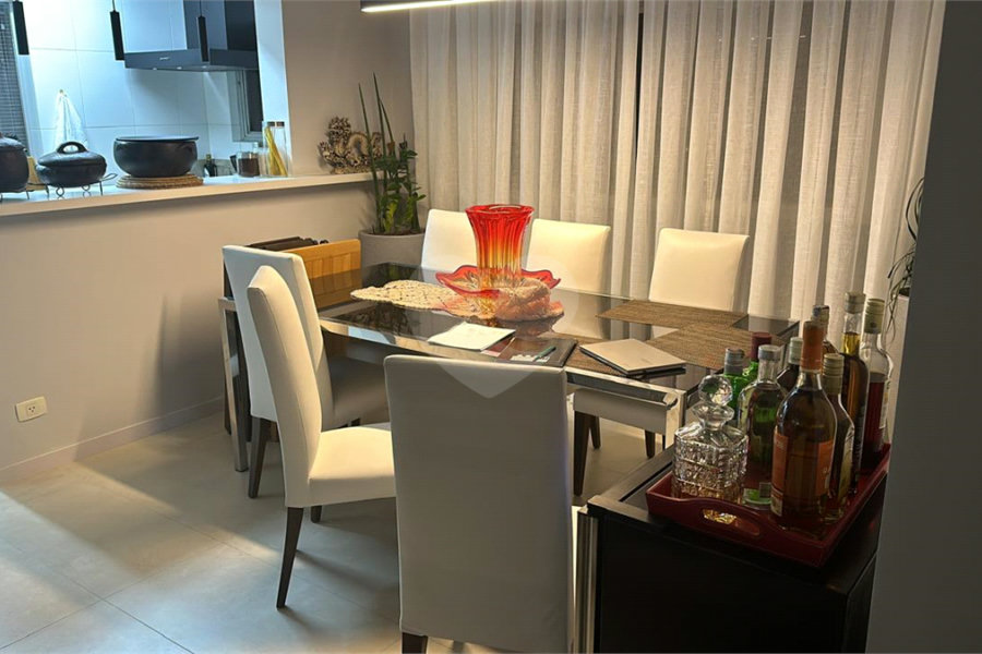 Apartamento à venda com 2 quartos, sendo 1 suíte, em Vila Olímpia, São Paulo, SP