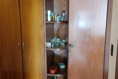 Casa à venda com 4 quartos, sendo 2 suítes, em Parque dos Príncipes, São Paulo, SP