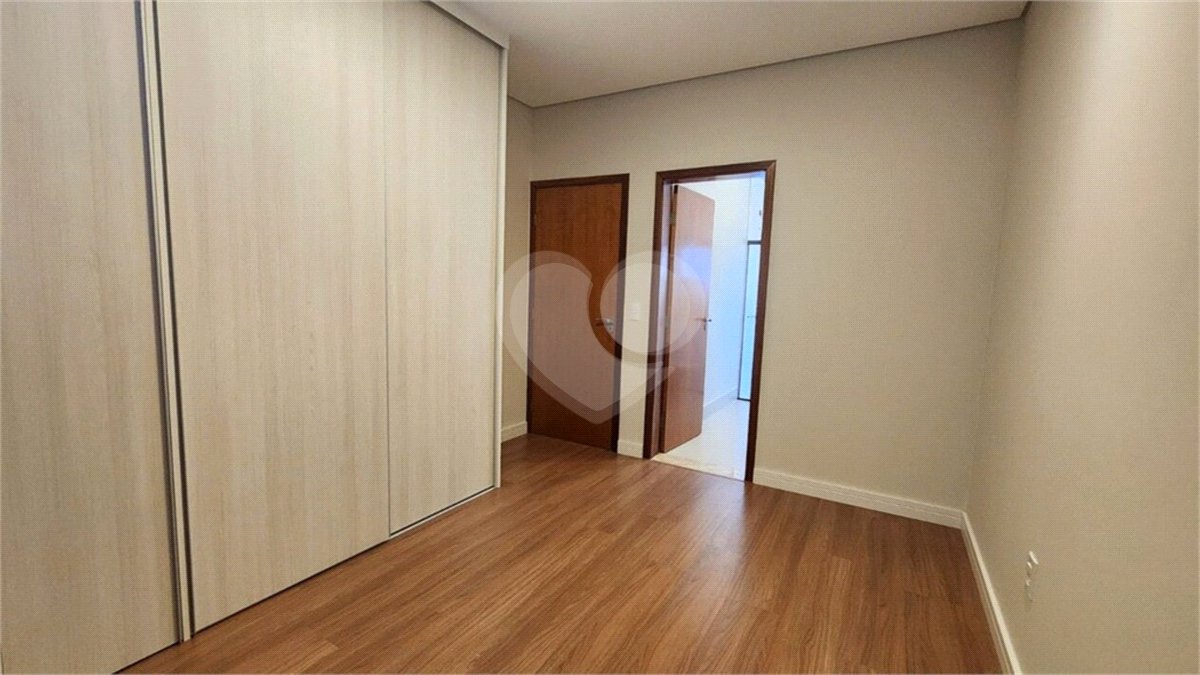 Casa à venda com 3 suítes no condomínio Vita Verdi, Valinhos - SP