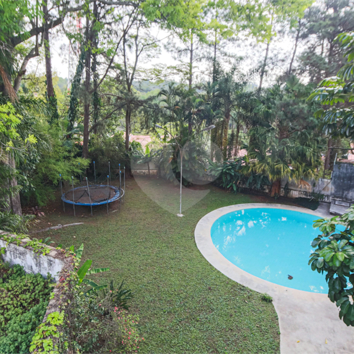 Sobrado à venda com 4 quartos, sendo 3 suítes, em Chácara Monte Alegre, São Paulo, SP