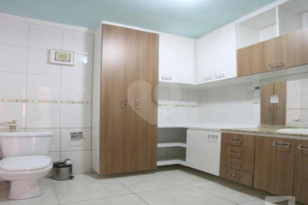 Casa à venda com 2 quartos, sendo 1 suíte,  em Jardim Ivana, São Paulo, SP