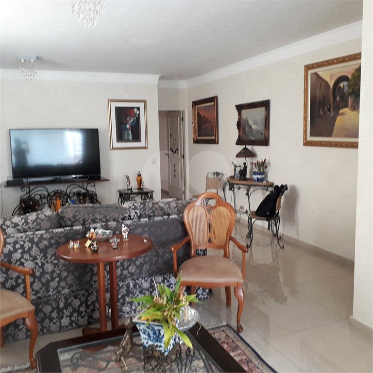 Apartamento à venda com 3 quartos, sendo 2 suítes, em Campo Belo, São Paulo, SP