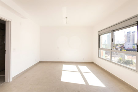Apartamento à venda com 3 quartos, sendo 1 suíte,  em Vila Sofia, São Paulo, SP