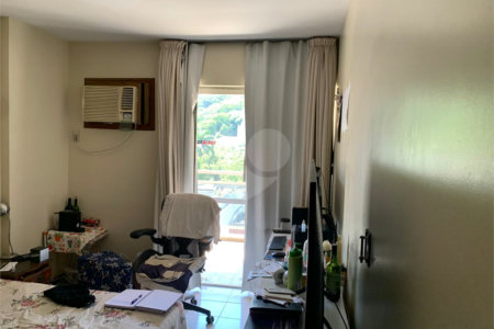 Apartamento à venda com 4 quartos, sendo 1 suíte,  em Tijuca, Rio de Janeiro, RJ