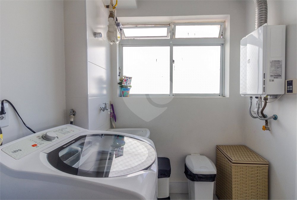 Apartamento à venda com 3 suítes em Vila Ipojuca, São Paulo, SP