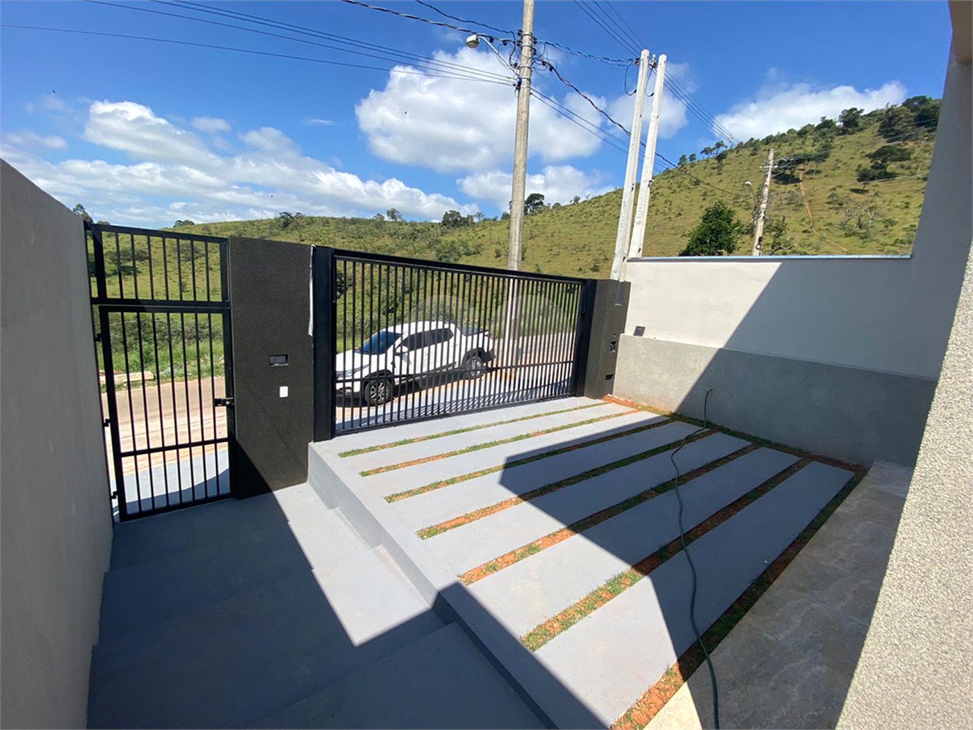 Casa à venda com 3 quartos, sendo 1 suíte, no condomínio Residencial Santa Martha, Bom Jesus dos Perdões - SP