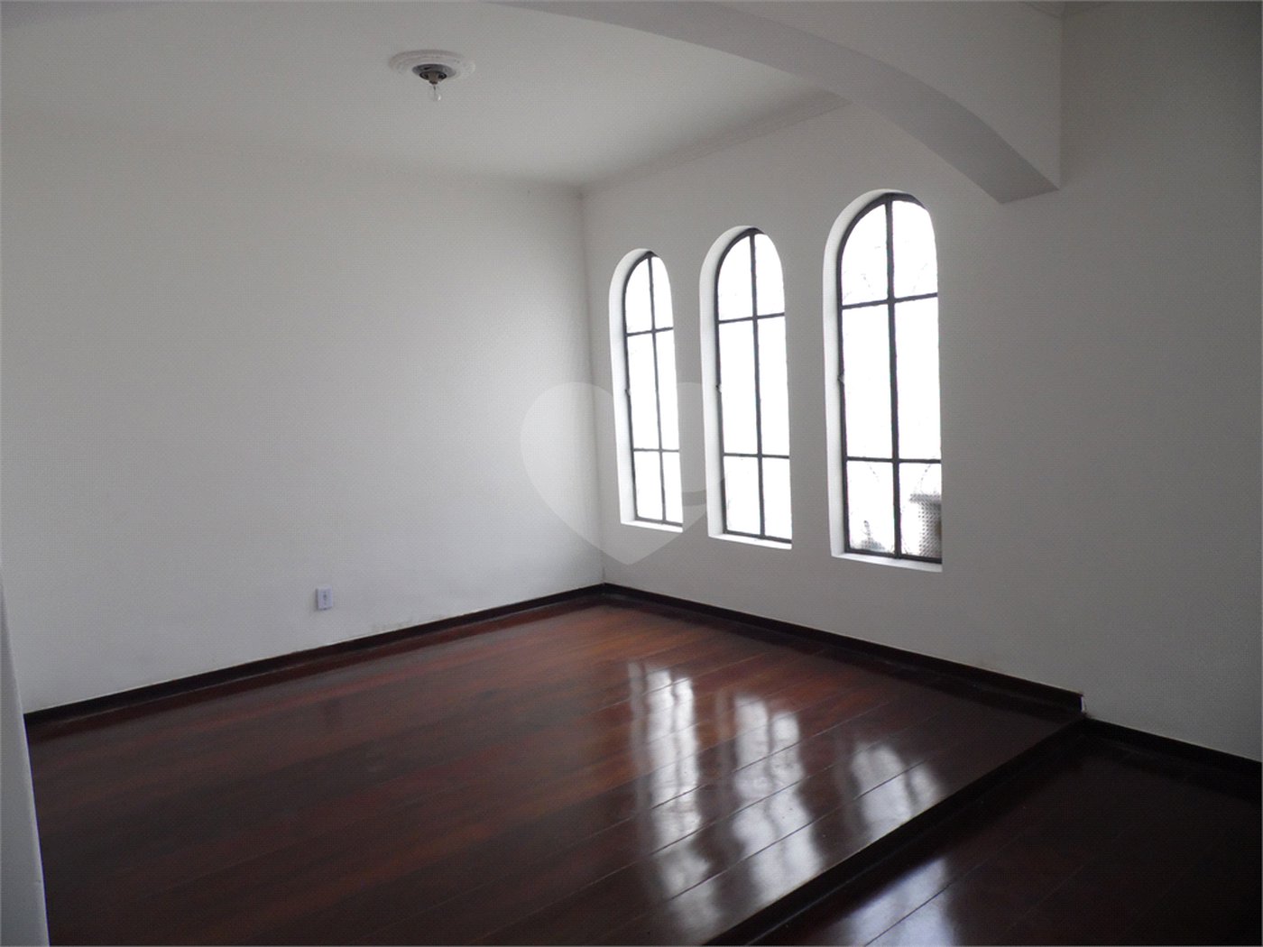 Casa à venda com 5 quartos, sendo 3 suítes, em Vila São Francisco, São Paulo, SP