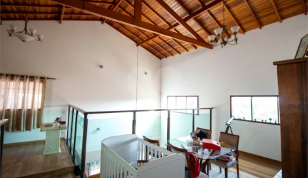 Casa à venda com 3 quartos, sendo 2 suítes, em Alto da Serra (mailasqui), São Roque, SP