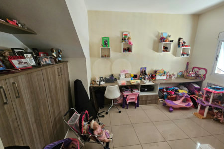 Casa à venda com 4 quartos, sendo 2 suítes,  no condomínio Jd Portugal, Sorocaba - SP
