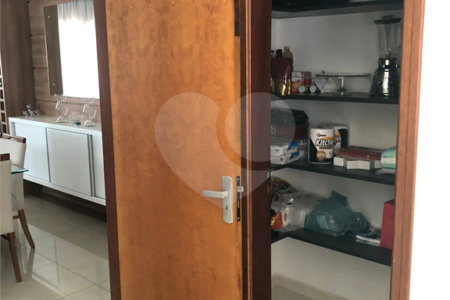 Casa à venda com 3 quartos, sendo 1 suíte, no condomínio Fiorella, Valinhos - SP