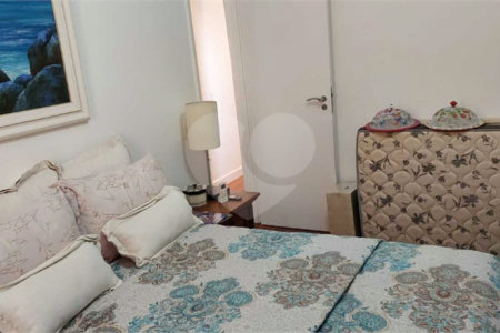Apartamento à venda com 4 quartos, sendo 1 suíte,  em Tijuca, Rio de Janeiro, RJ