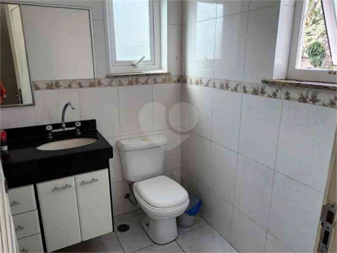 Casa à venda com 3 suítes no condomínio Quinta de Santo Antônio, São Paulo - SP