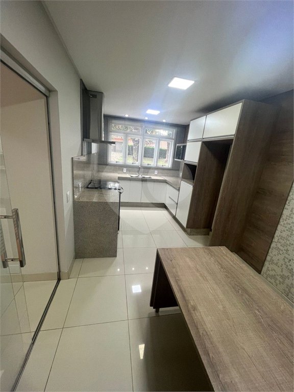 Casa à venda ou para alugar com 4 quartos, sendo 2 suítes, no condomínio Lago Azul, Araçoiaba da Serra - SP