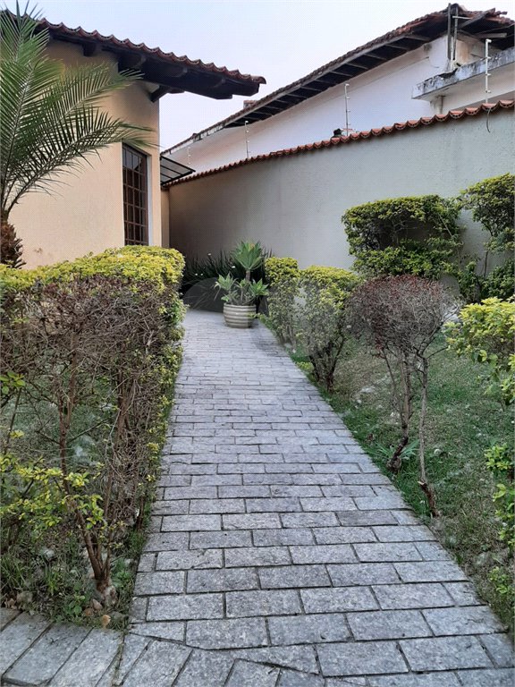 Casa Térrea à venda com 3 quartos, sendo 1 suíte, em Vila Lavínia, Mogi das Cruzes, SP