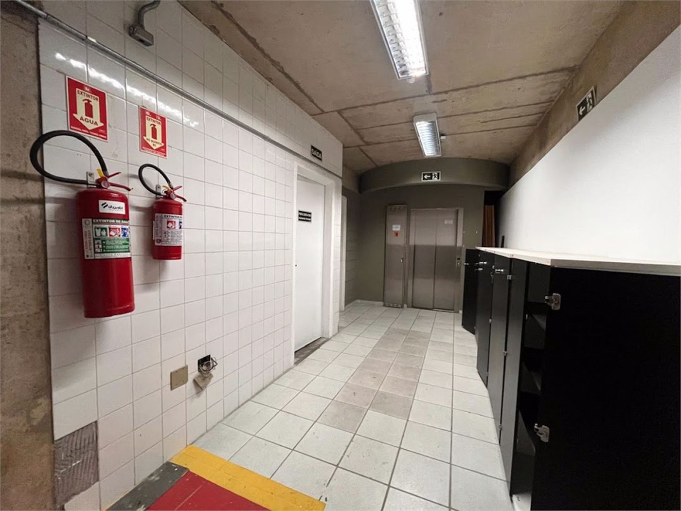 Prédio Corporativo em Santos | 4 Pavimentos | Galpão com Pé-Direito Duplo | Estrutura para +200 Pessoas | Compra Ou Locação