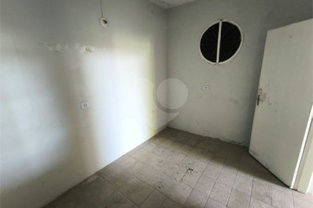 Casa à venda com 3 quartos em Jardim das Esmeraldas, São Paulo, SP