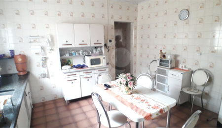 Casa Térrea à venda com 3 quartos, sendo 1 suíte,  em Carandiru, São Paulo, SP